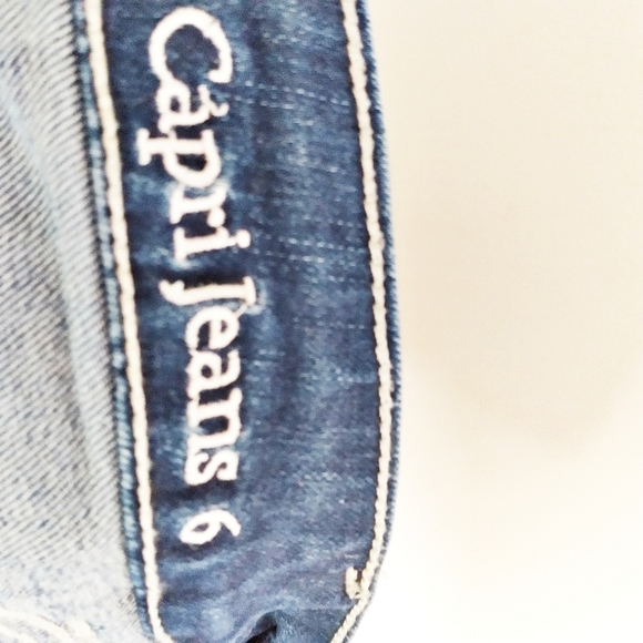 Resfeber Distressed Cuffed Medium Wash Capri Jeans Size 6 - Picture 7 of 7